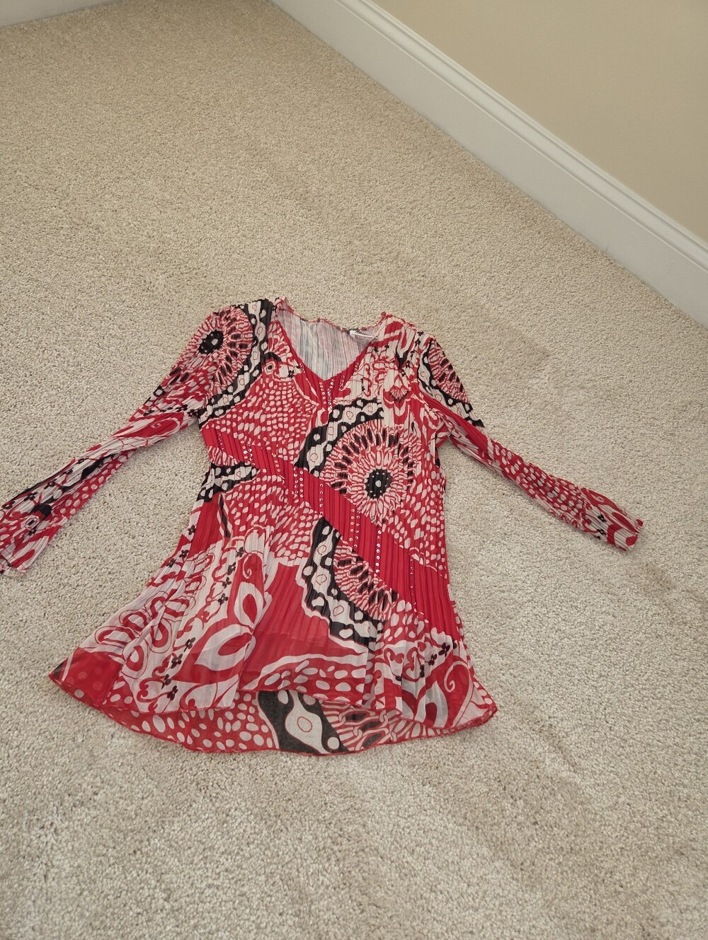 Red Patterned V-Neck Long Sleeve Women’s Top